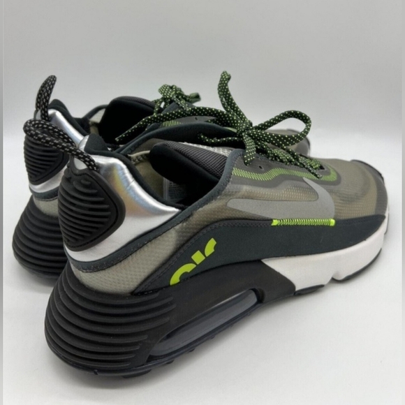 nikelight grey air max 2090 se trainers youth